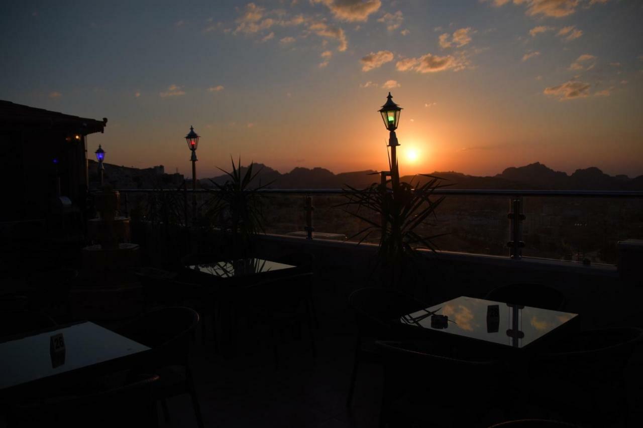 Petra Visitors Hotel Wadi Musa Luaran gambar